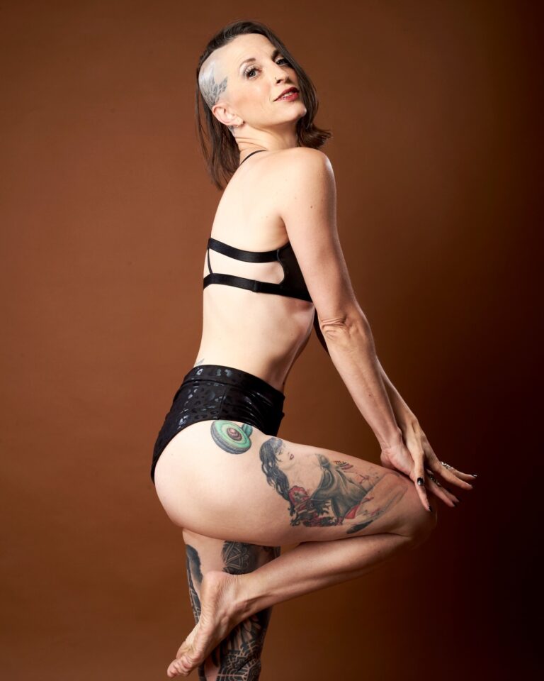 Derlina13 Nude 2