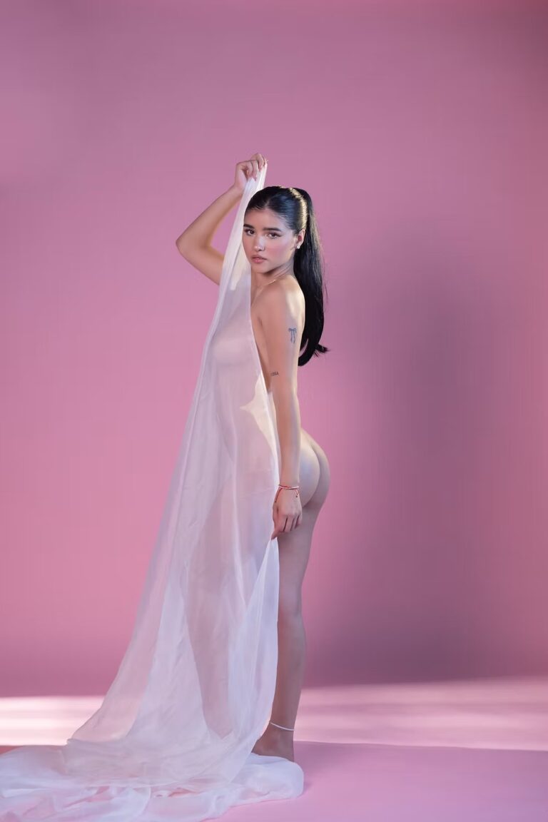 Alejandra Álvarez Nude 6
