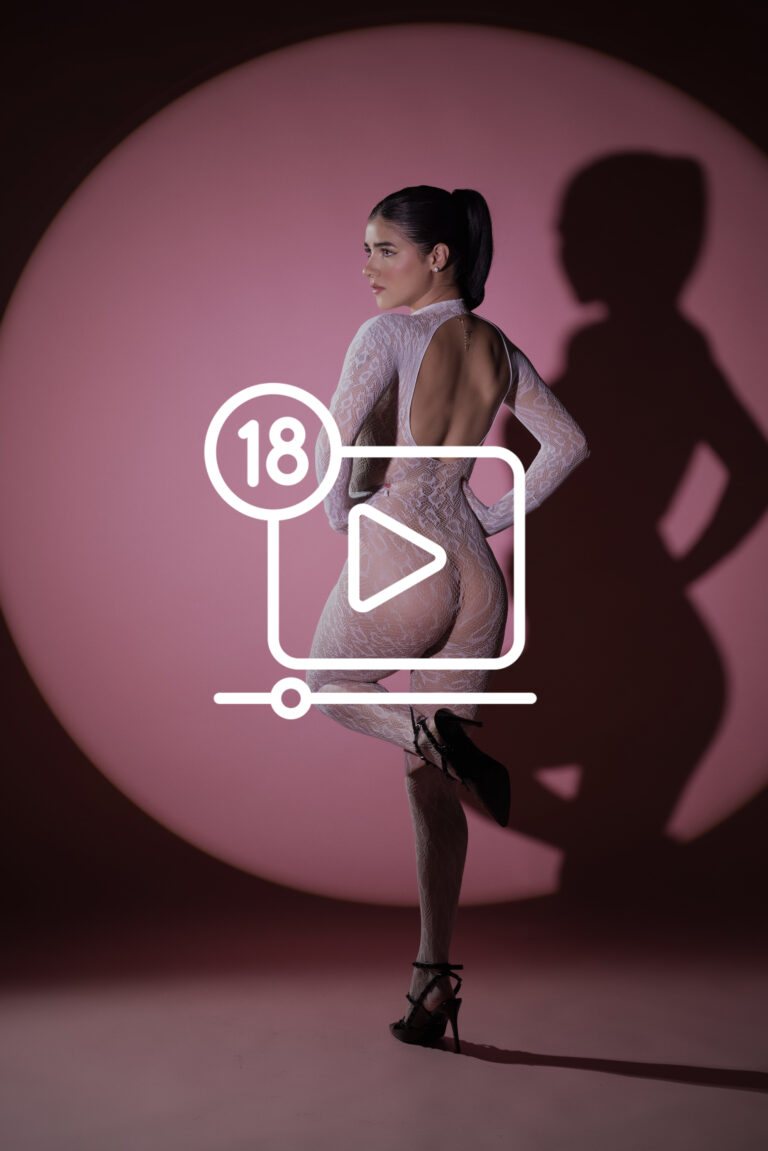 Alejandra Álvarez Video Pink