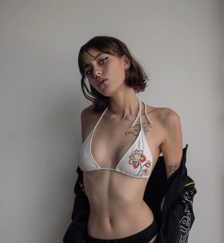 Ale H Nude 6